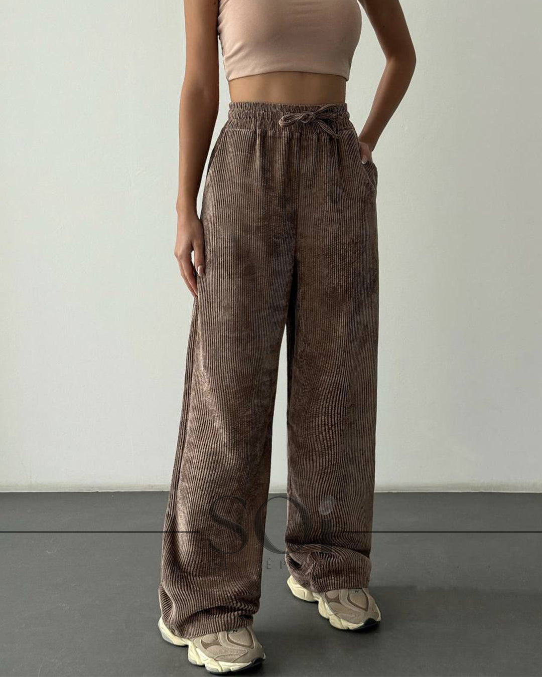 Velvet-Effect Wide-Leg Pants